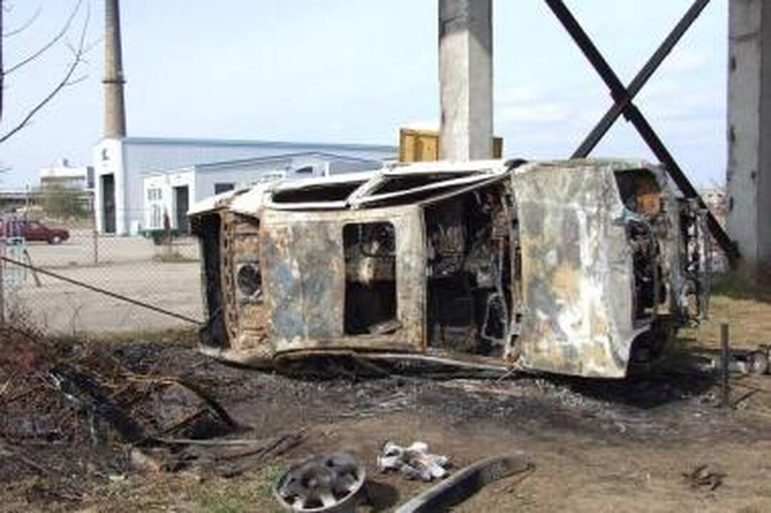 Šilutėje padegtas automobilis „Lexus“