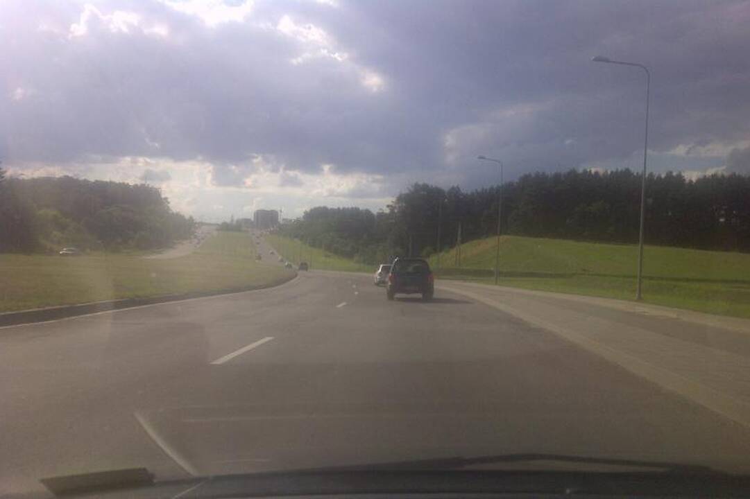 Vakarinio aplinkkelio statybos darbai paralyžiavo eismą Vilniuje