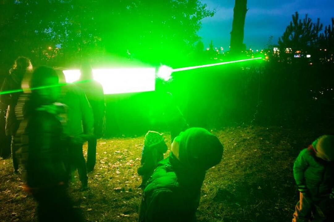 Pilaitės rajonas sužibo šviesų instaliacijomis