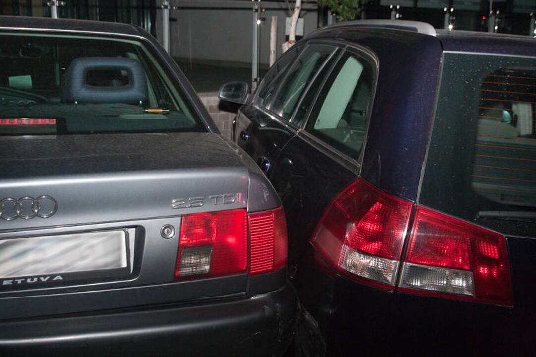 Automobilio statymo naktį atbulai ypatumai