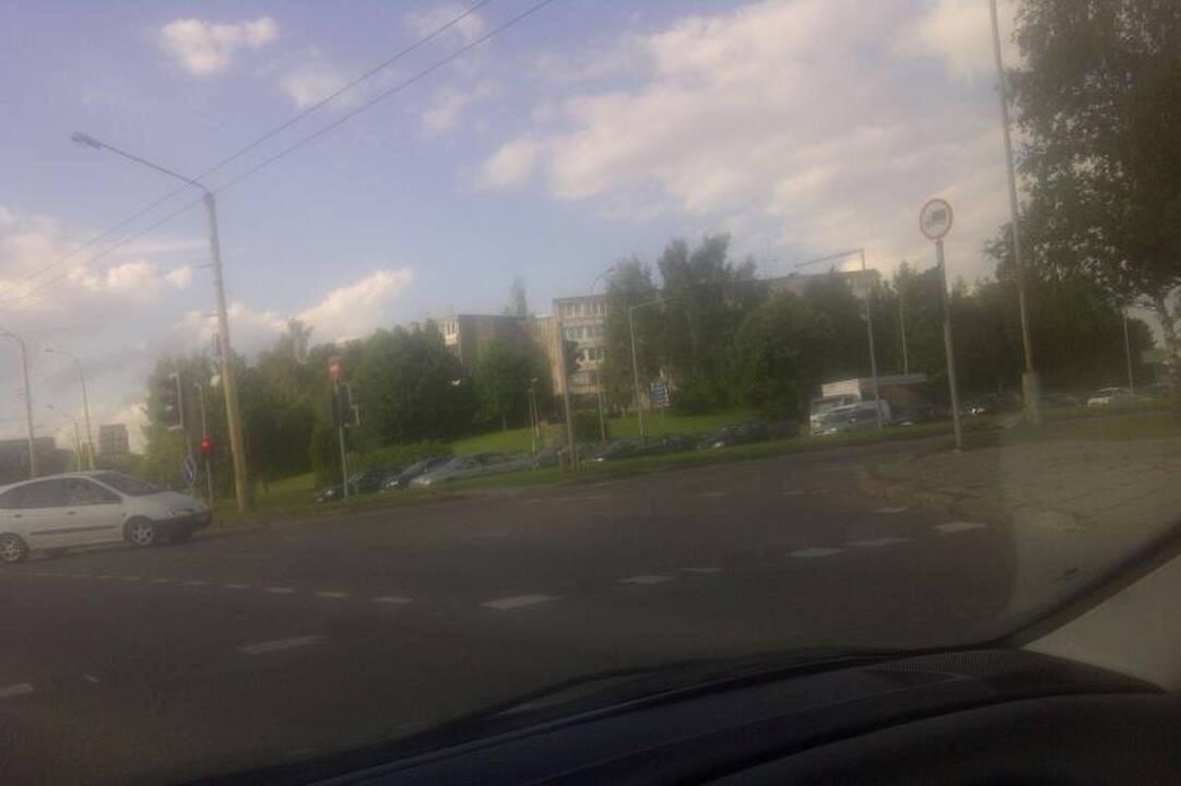 Vakarinio aplinkkelio statybos darbai paralyžiavo eismą Vilniuje