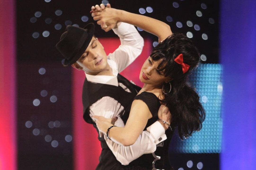 Mia įsikūnijo į savo dievaitę Amy Winehouse
