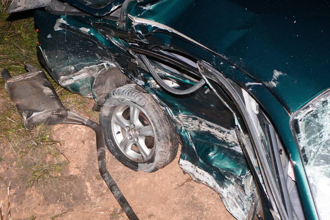 Per avariją trūko automobilio „Opel“ saugos diržai