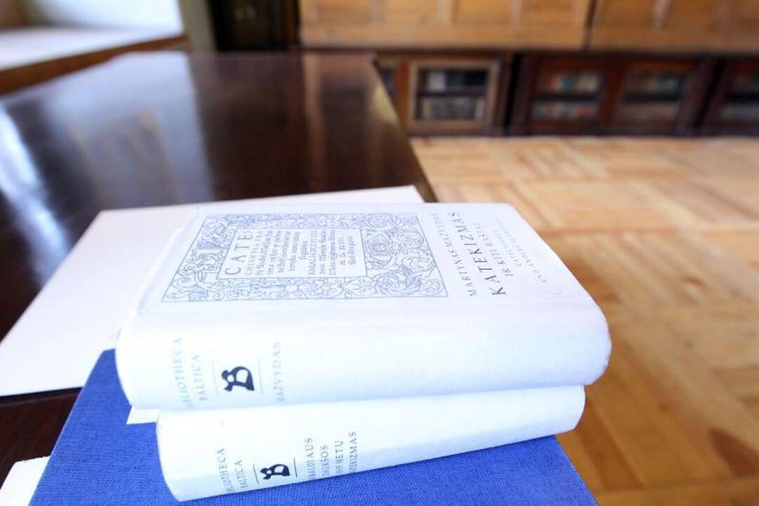 VU bibliotekoje eksponuojamas M.Mažvydo „Katekizmas“