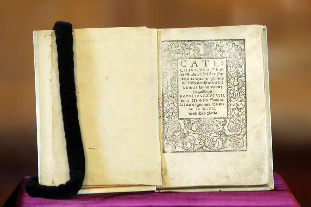 VU bibliotekoje eksponuojamas M.Mažvydo „Katekizmas“