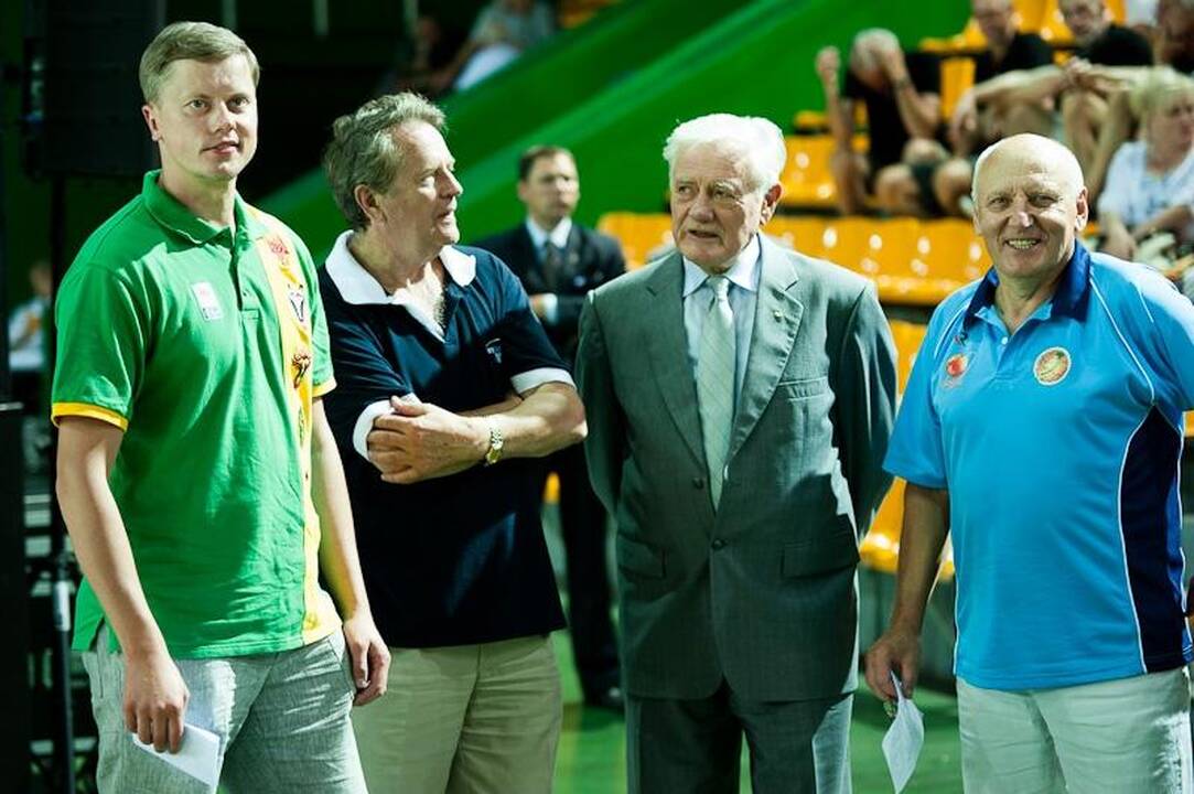 Halėje iškilmingai pradėtas Europos veteranų krepšinio čempionatas