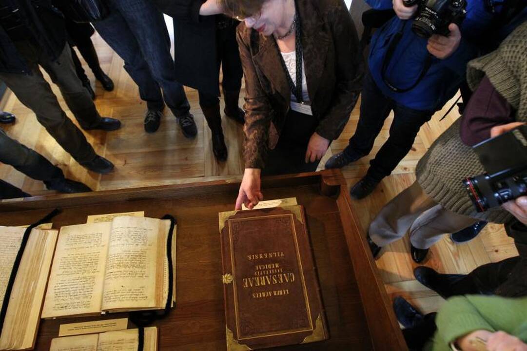 VU bibliotekoje eksponuojamas M.Mažvydo „Katekizmas“