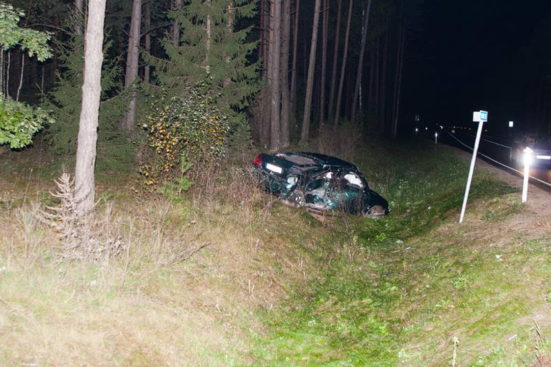 Per avariją trūko automobilio „Opel“ saugos diržai