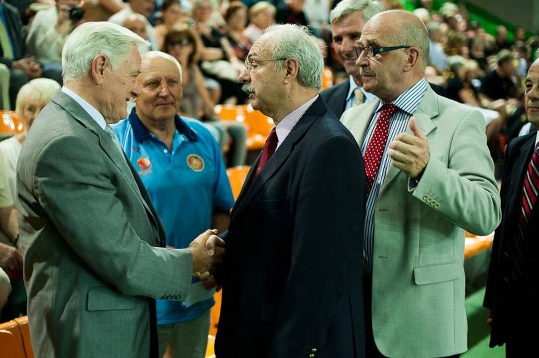 Halėje iškilmingai pradėtas Europos veteranų krepšinio čempionatas