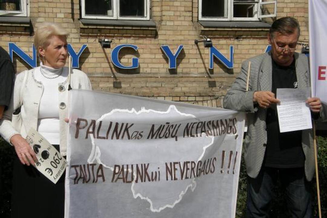 „Iki“ darbuotojų kantrybė išseko (papildyta)