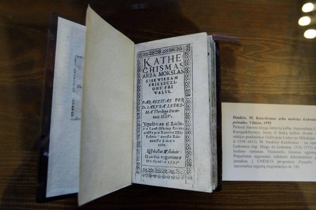 VU bibliotekoje eksponuojamas M.Mažvydo „Katekizmas“