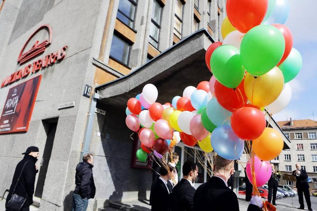 Klaipėdos valstybinis muzikinis teatras pasveikino miestiečius 
