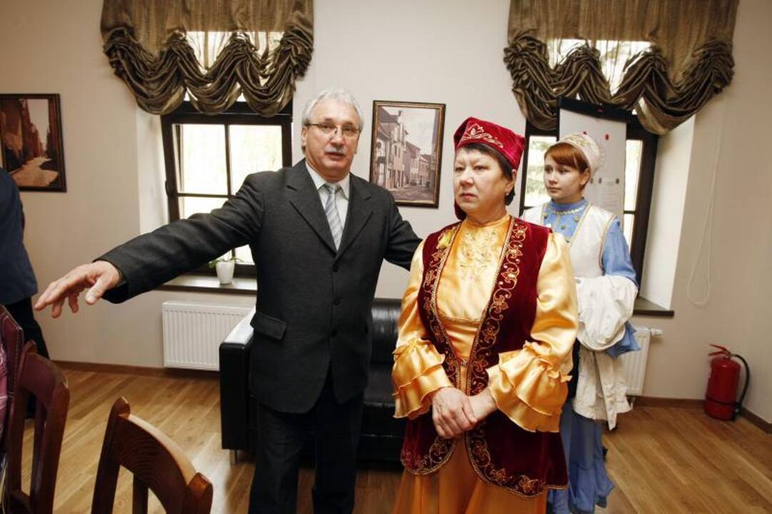 Totoriai mokosi iš lietuvių išlaikyti savo kultūrą ir tradicijas
