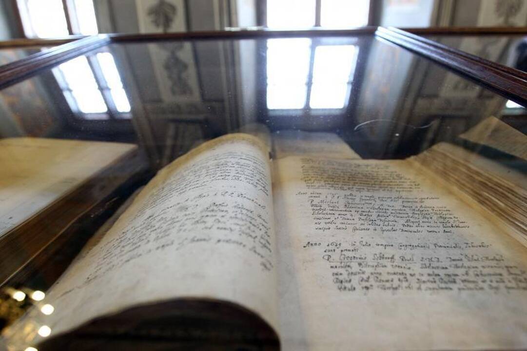 VU bibliotekoje eksponuojamas M.Mažvydo „Katekizmas“
