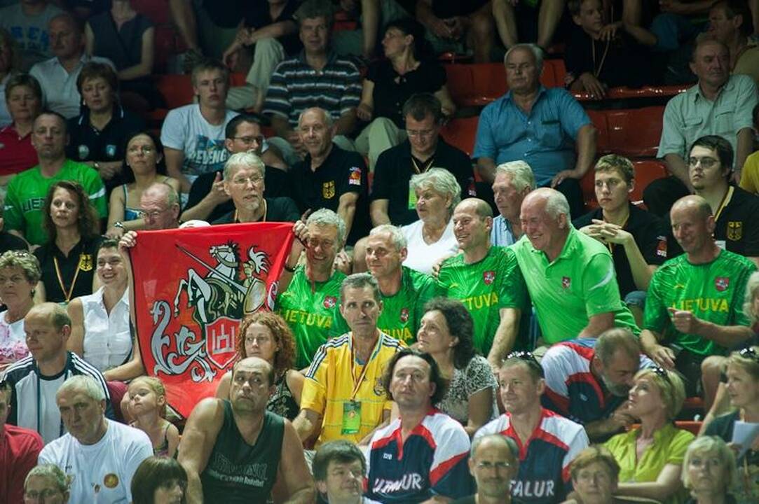 Halėje iškilmingai pradėtas Europos veteranų krepšinio čempionatas