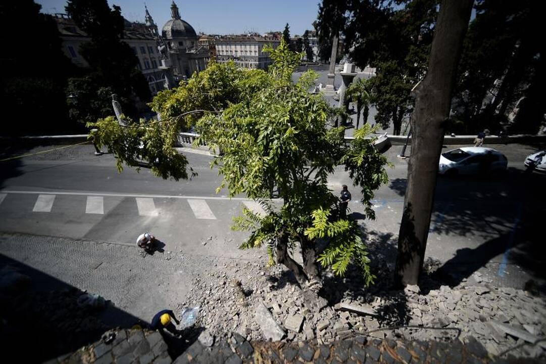 Romoje dėl karščio bangos apgriuvo dalis istorinės sienos
