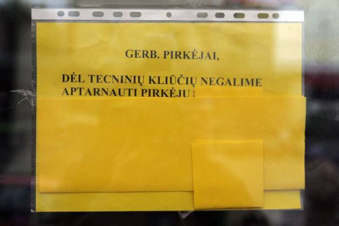 Kilus gaisrui Verslo trikampyje, evakuoti žmonės (papildyta)