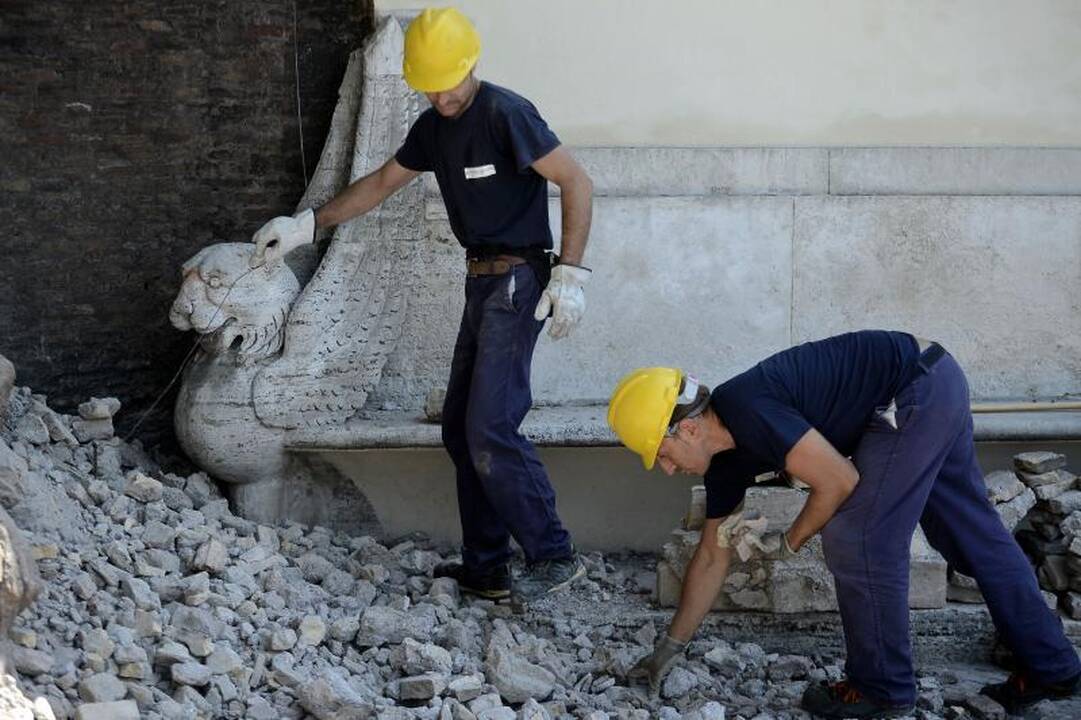 Romoje dėl karščio bangos apgriuvo dalis istorinės sienos