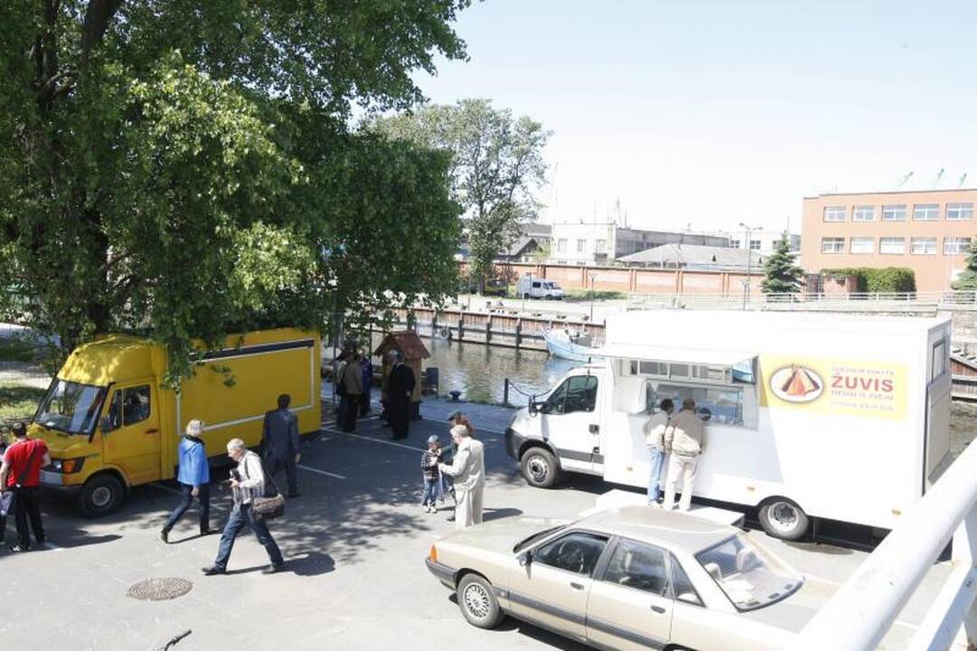 Danės krantinėje pagaliau prekiaujama žuvimis (papildyta)