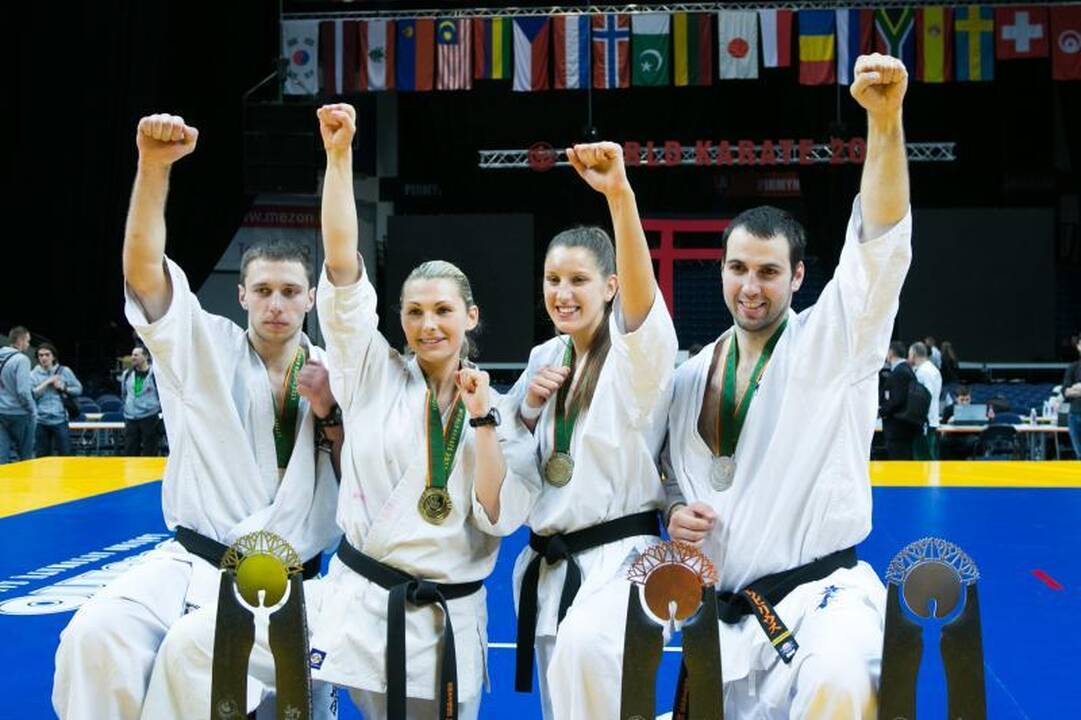 Triumfas: į pasaulio karatė čempionų sostą atsisėdo du lietuviai