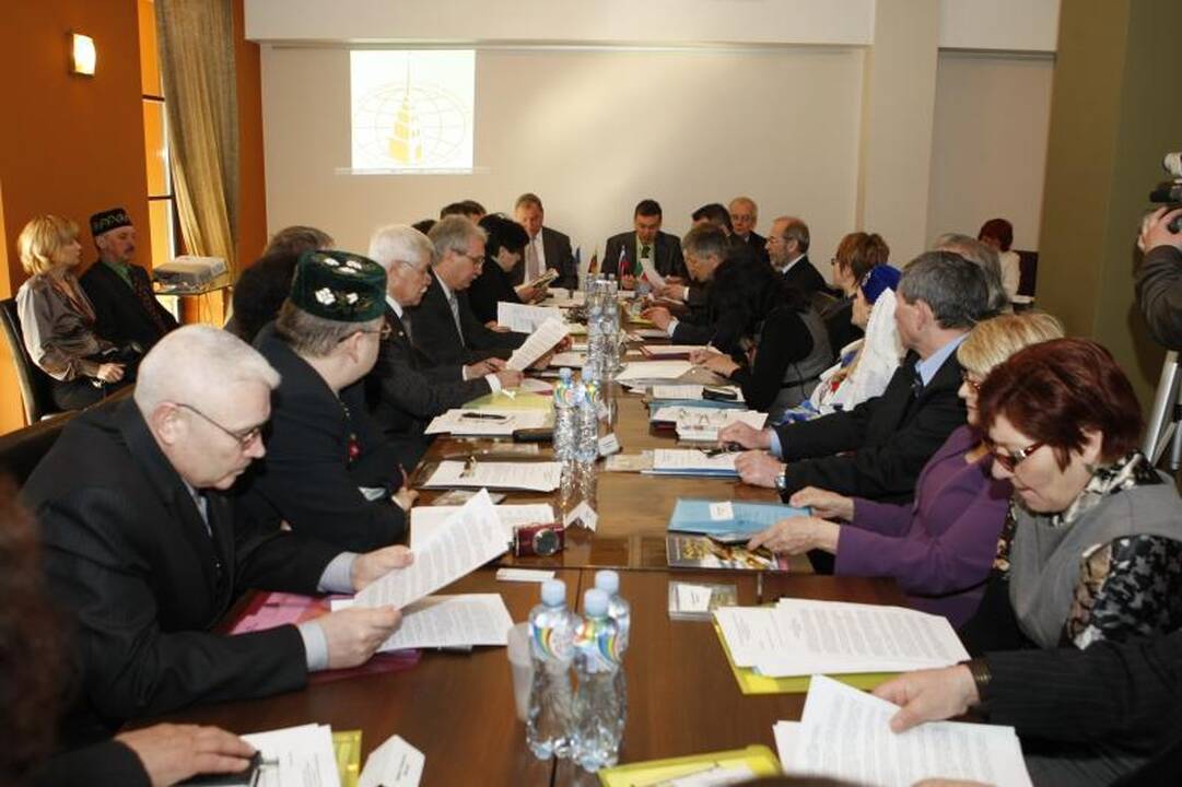 Totoriai mokosi iš lietuvių išlaikyti savo kultūrą ir tradicijas