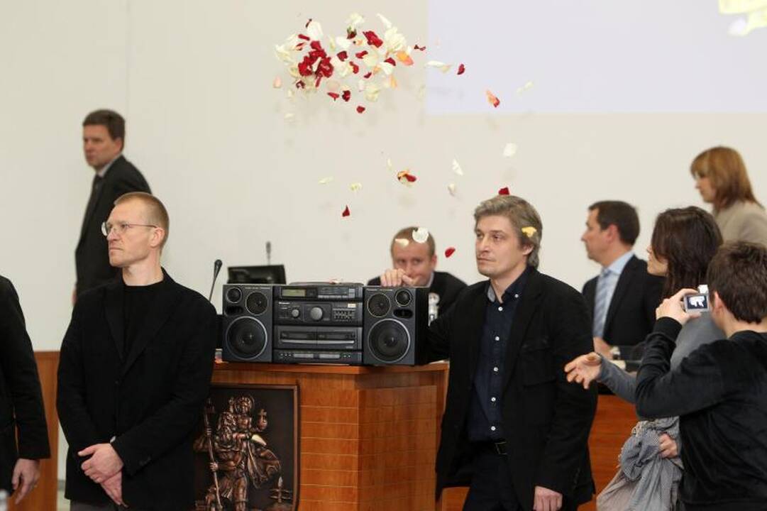 Aktoriai įpūtė gaivaus oro Vilniaus tarybai (papildyta 16.28)