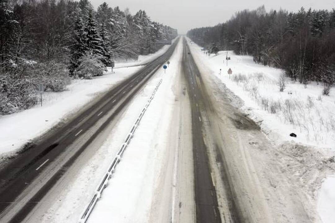 Eismo sąlygos geros tik magistraliniuose keliuose