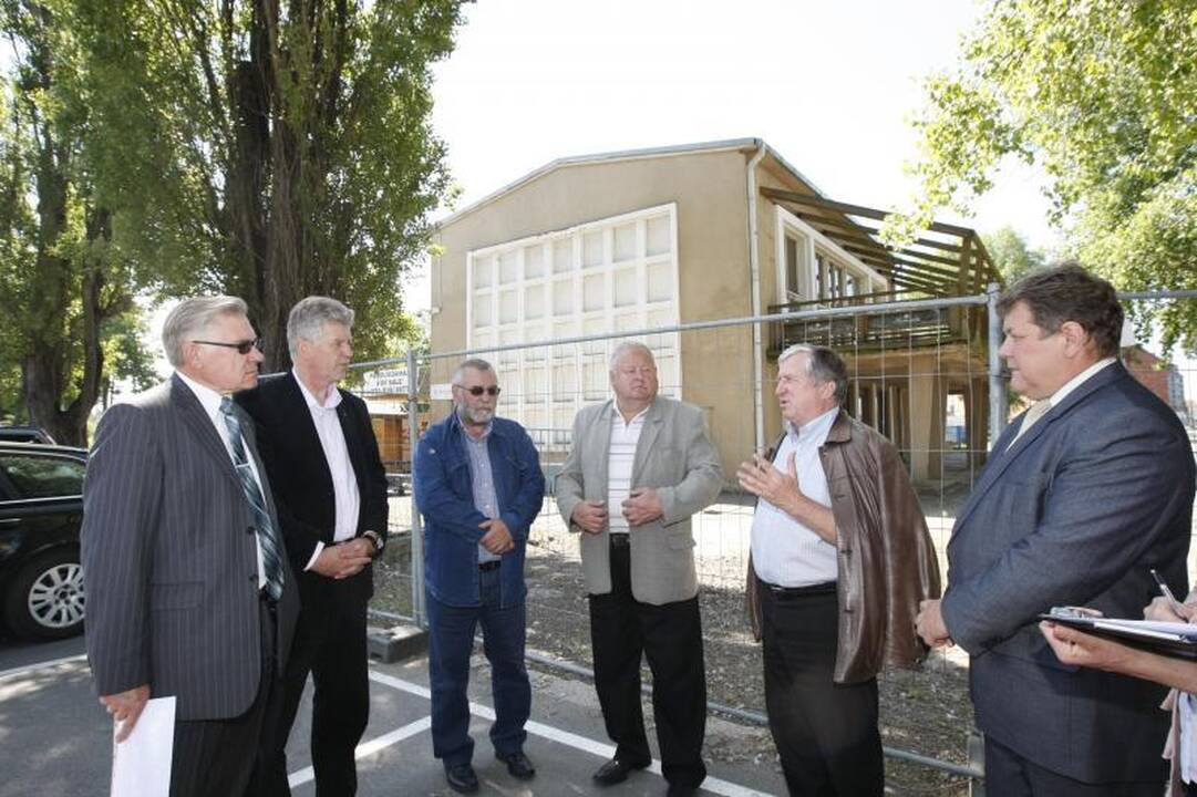 Danės krantinėje pagaliau prekiaujama žuvimis (papildyta)
