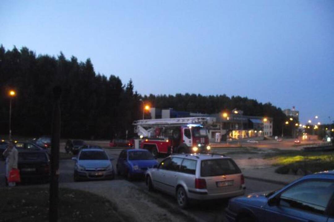Ugniagesiai skubėjo gesinti svylančio puodo