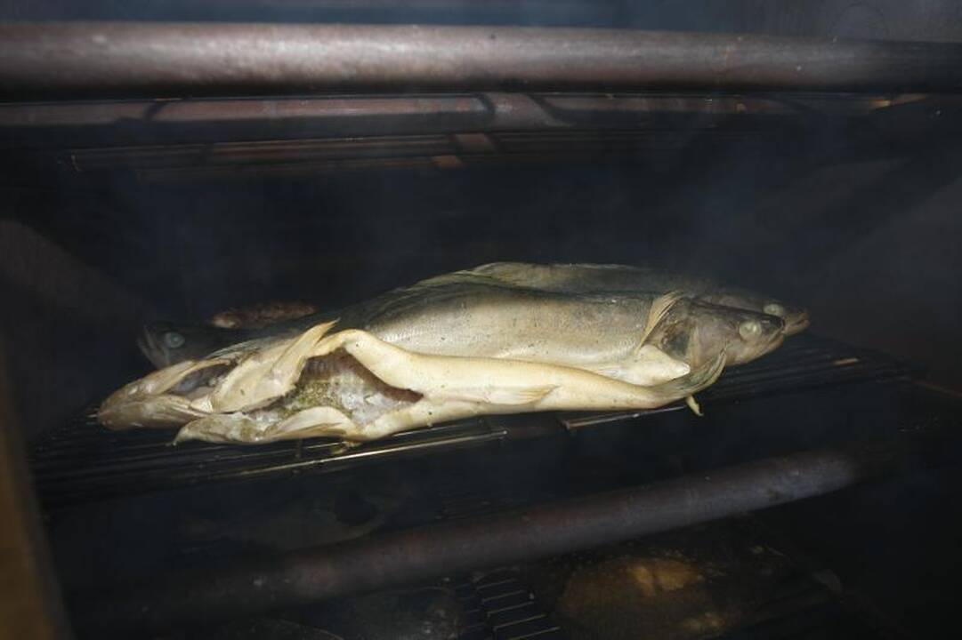 Danės krantinėje pagaliau prekiaujama žuvimis (papildyta)