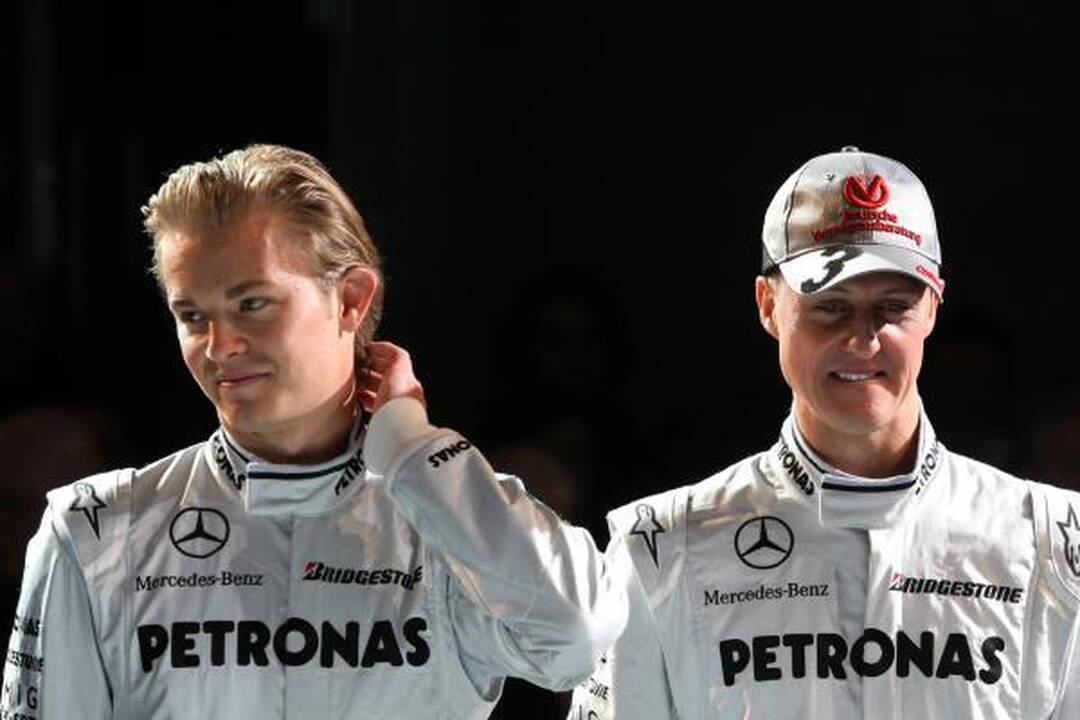 „Mercedes GP“ pristatė bolidų spalvų derinius