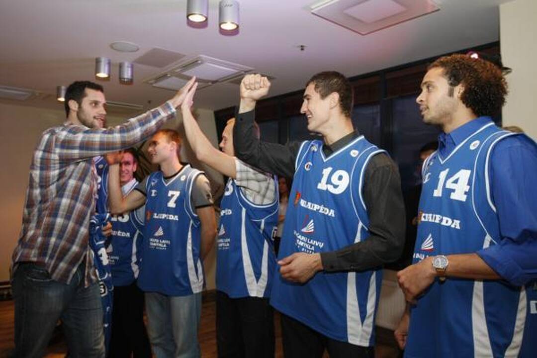 Ispanai „apšilo“ su Lenkijos krepšininkais 