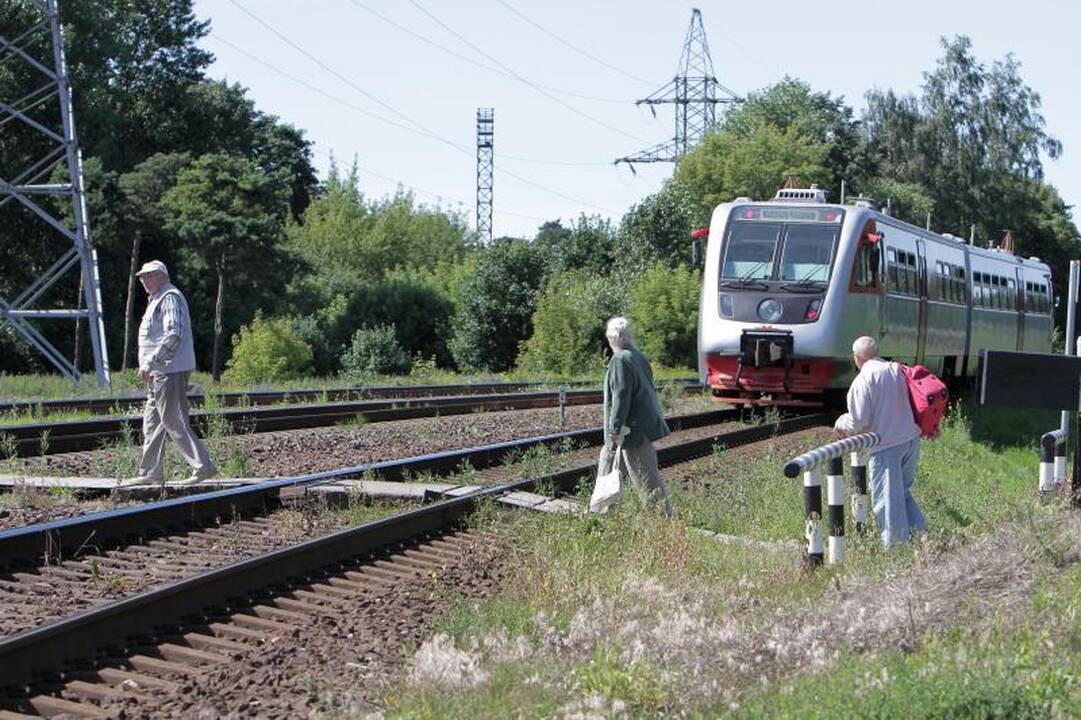 Uostamiestyje traukinys traumavo per bėgius ėjusį paauglį