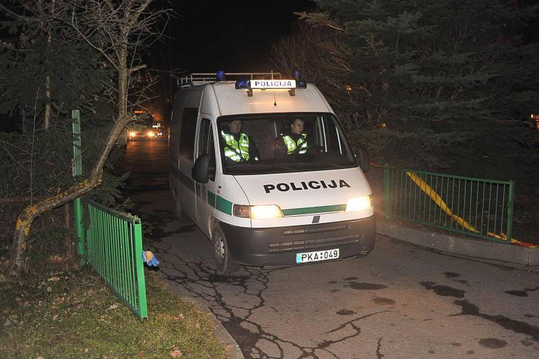 Kaune prie vaikų darželio nušautas jaunas vyras (papildyta 11 val.)