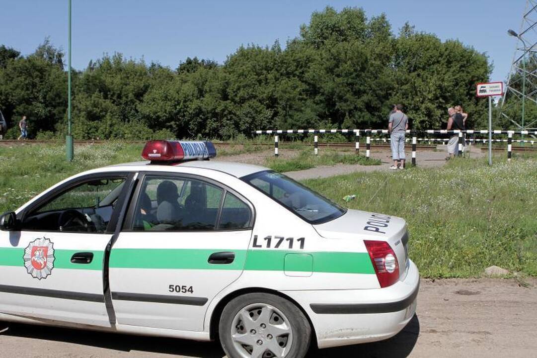 Uostamiestyje traukinys traumavo per bėgius ėjusį paauglį