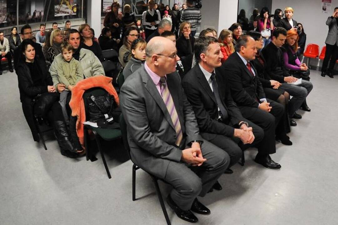 Kauno rajono choras išžygiuoja į karą   