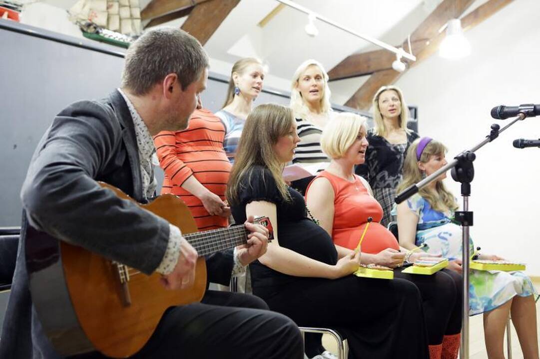 Šauniausia mama meilę dalija ne tik saviems vaikams  