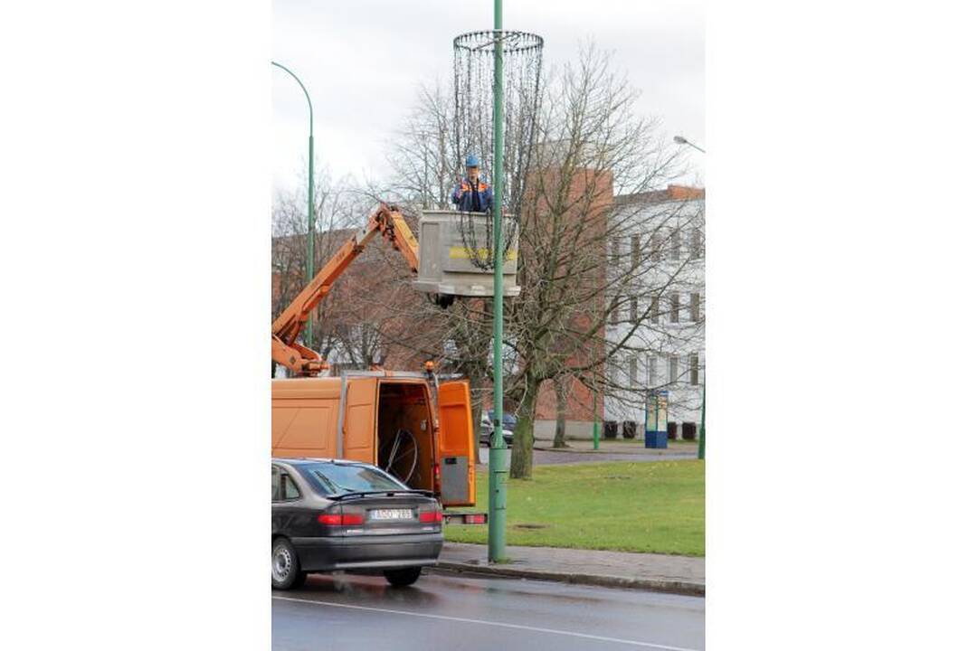 Klaipėda pradėta puošti didžiosioms metų šventėms