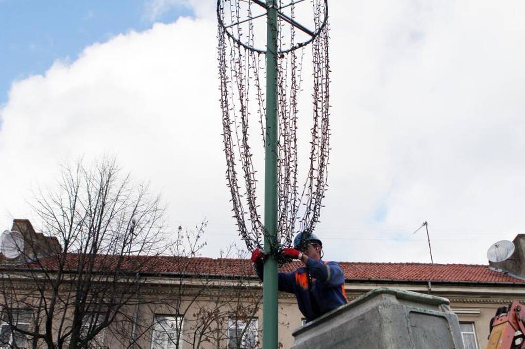 Klaipėda pradėta puošti didžiosioms metų šventėms