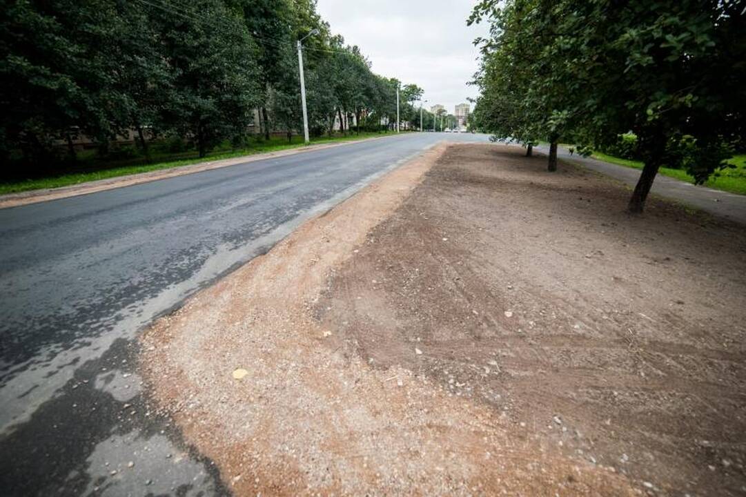 Radvilėnų plentas ir po remonto – tarsi kaimo kelias