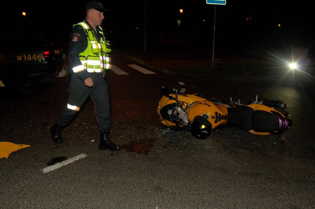 Per avariją Subačiaus gatvėje nukentėjo motociklininkų pora