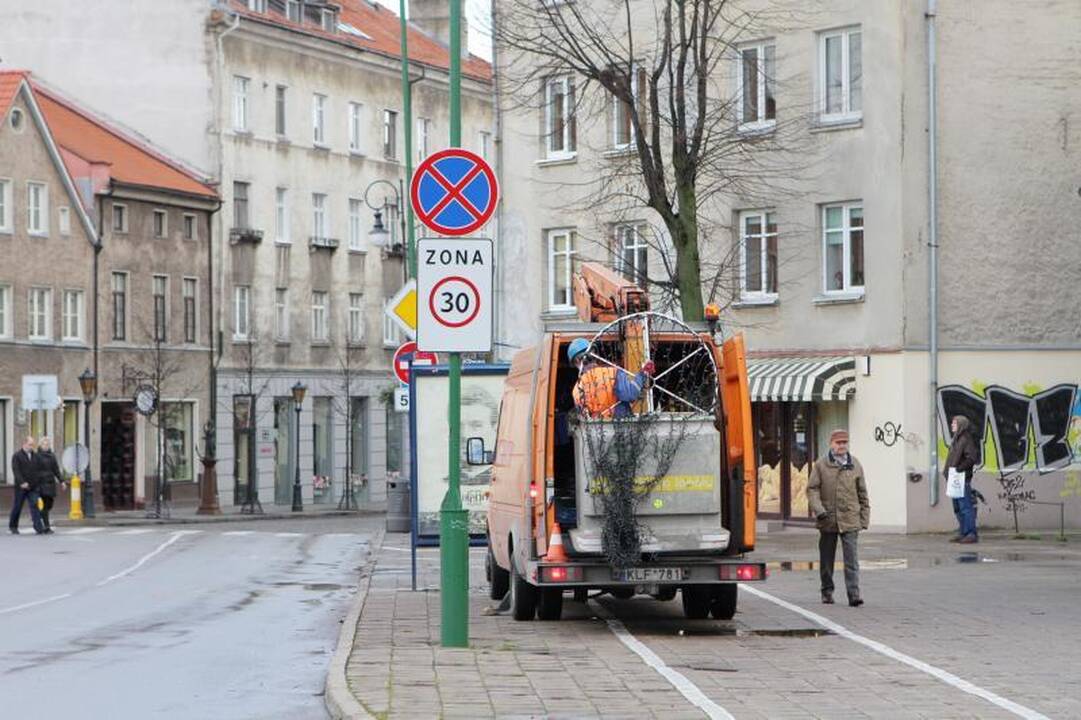 Klaipėda pradėta puošti didžiosioms metų šventėms