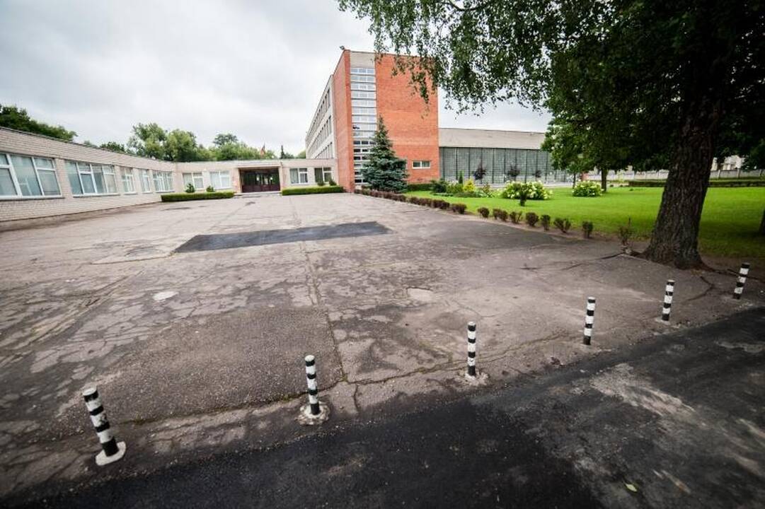 Radvilėnų plentas ir po remonto – tarsi kaimo kelias