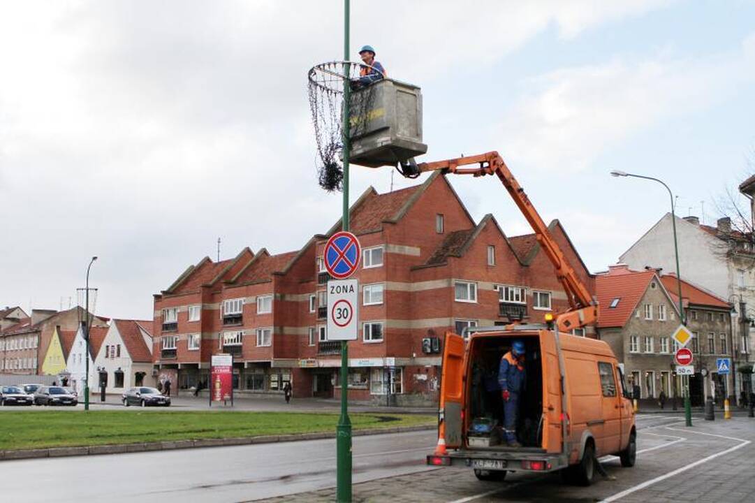Klaipėda pradėta puošti didžiosioms metų šventėms