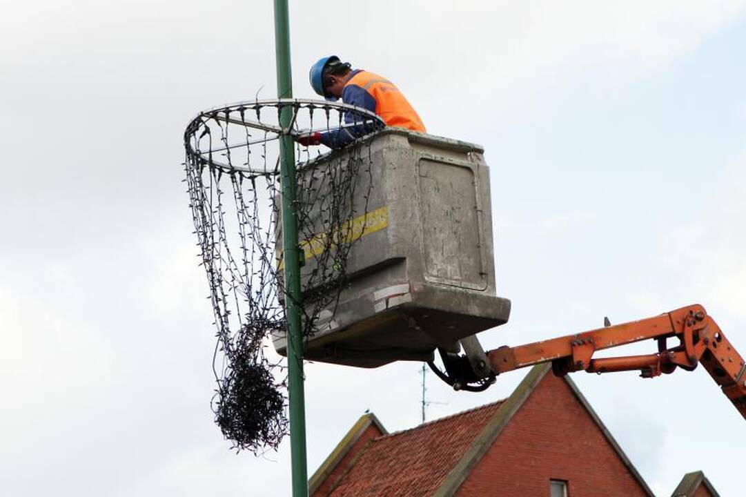 Klaipėda pradėta puošti didžiosioms metų šventėms