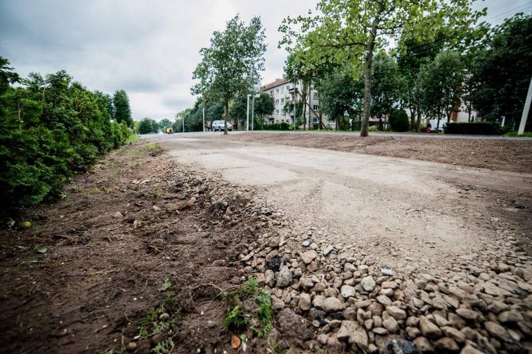 Radvilėnų plentas ir po remonto – tarsi kaimo kelias