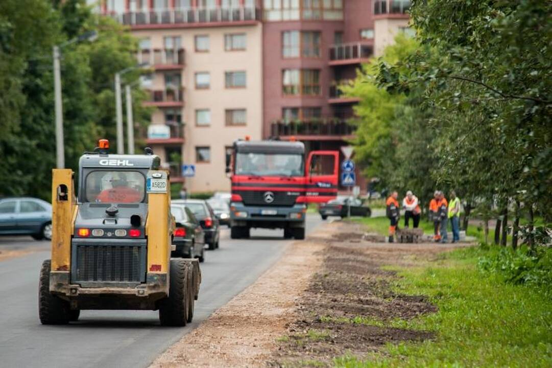 Radvilėnų plentas ir po remonto – tarsi kaimo kelias
