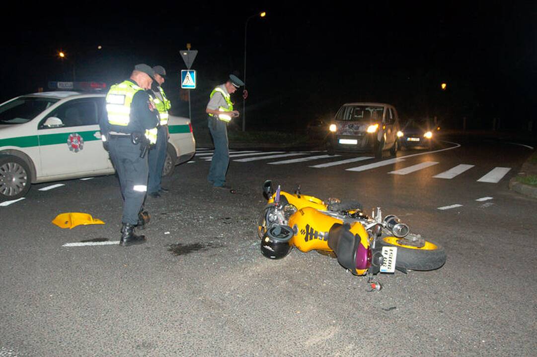 Per avariją Subačiaus gatvėje nukentėjo motociklininkų pora