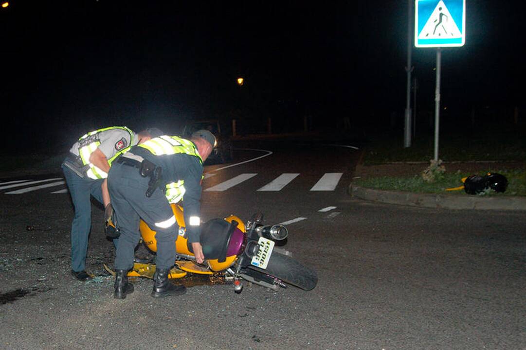 Per avariją Subačiaus gatvėje nukentėjo motociklininkų pora