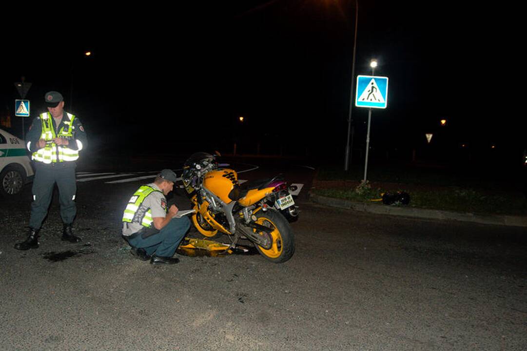 Per avariją Subačiaus gatvėje nukentėjo motociklininkų pora